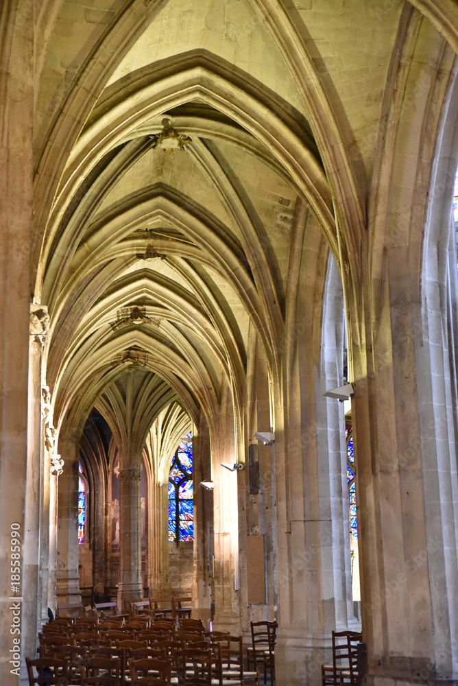 Voûtes en croisée d'ogives de l'église Saint-Séverin à Paris, France