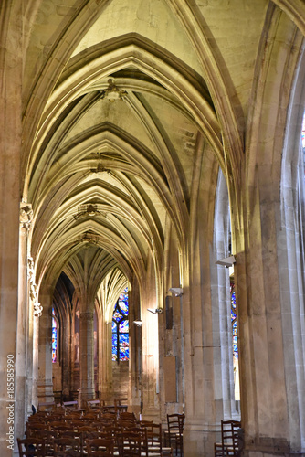 Voûtes en croisée d'ogives de l'église Saint-Séverin à Paris, France