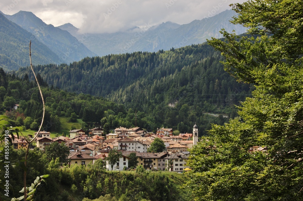 Veduta di Bondo, Sella Giudicarie. Val Rendena, Trentino Alto Adige. Italia