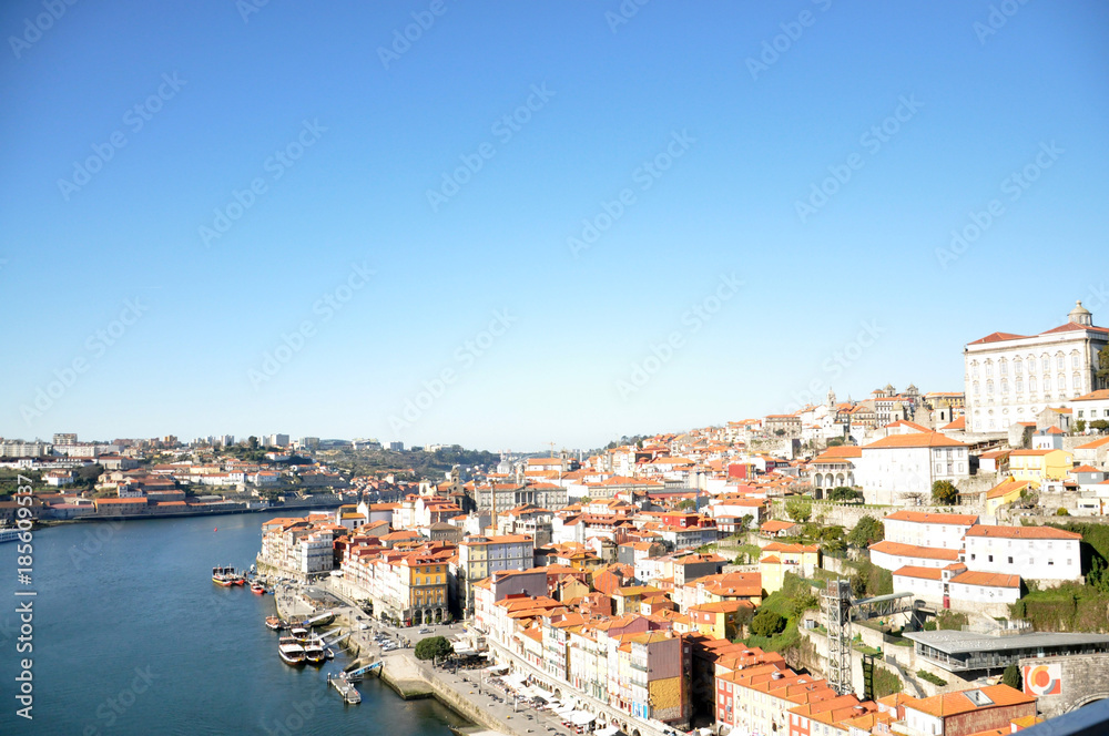 Cais do Ribeira - skyline Porto