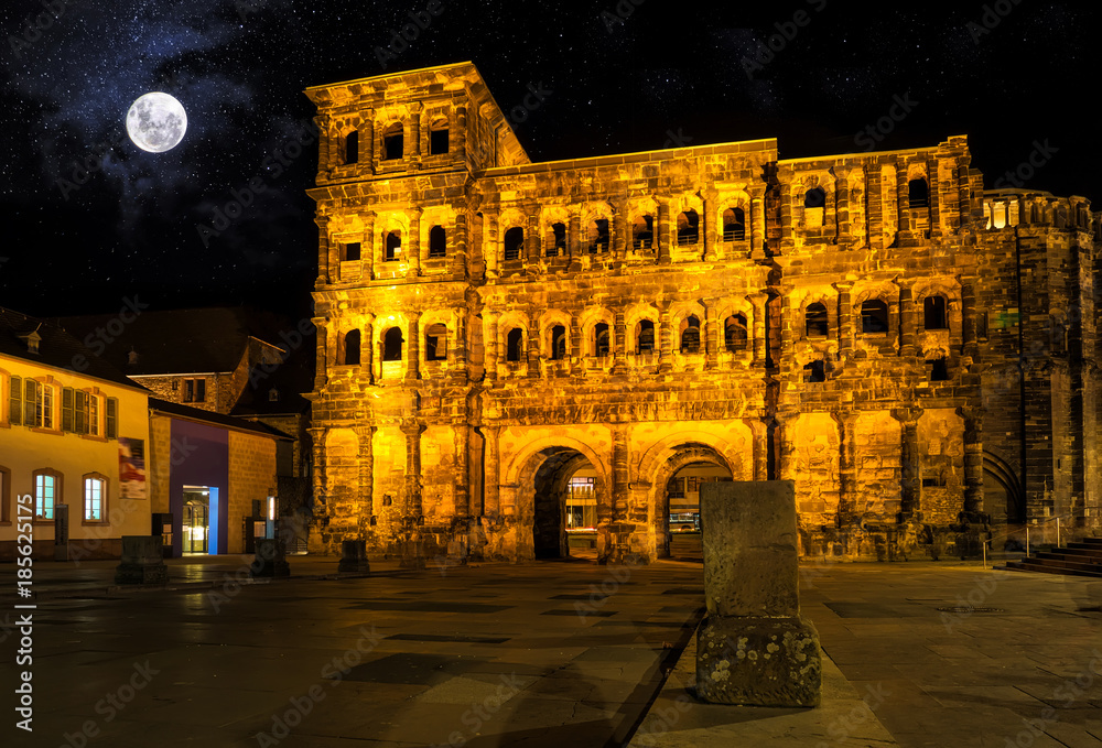 Porta Nigra im Mondschein, Trier