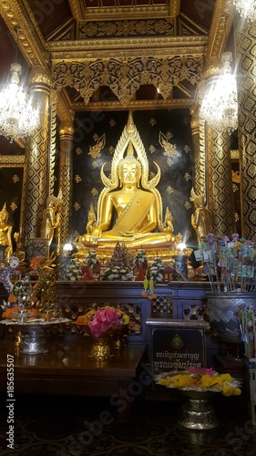 Phra Buddha Jinaraj © aujintermilan