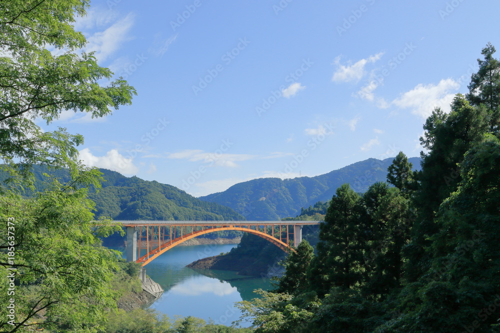 宮ヶ瀬湖と虹の大橋