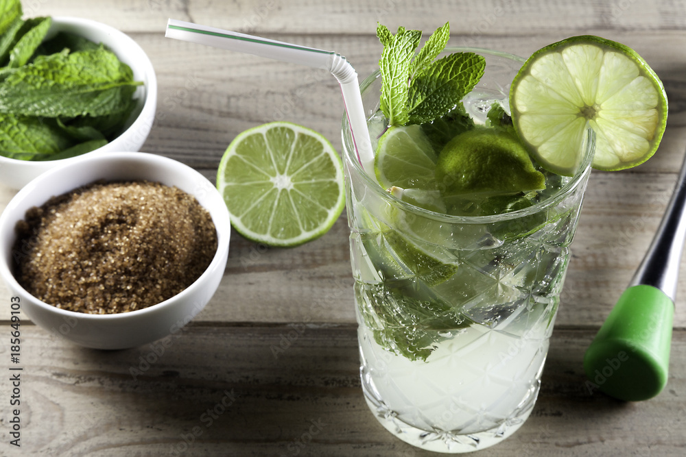 Obraz premium mojito with ingredients II
