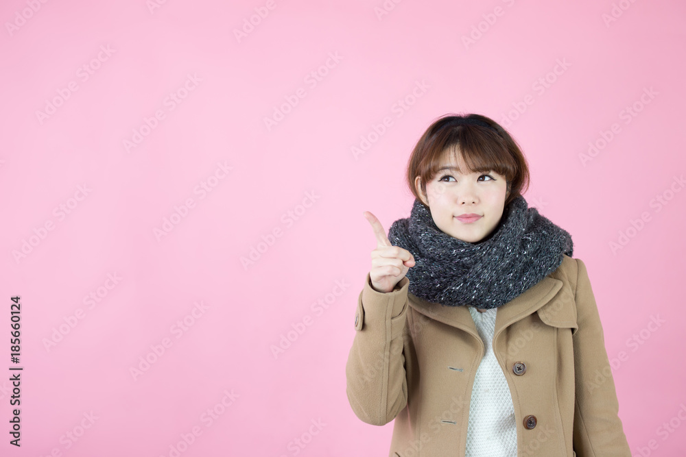 冬着・女性(ピンクバック)