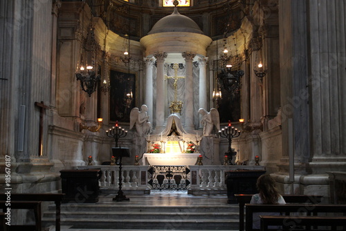 catholic church atmosphere in florence italy