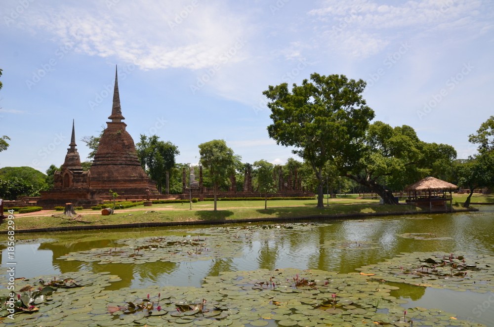 OLD SUKHOTHAI WAT TRAPANG NGOEN THAÏLANDE OLD SUKHOTHAI WAT TRAPANG NGOEN THAÏLANDE