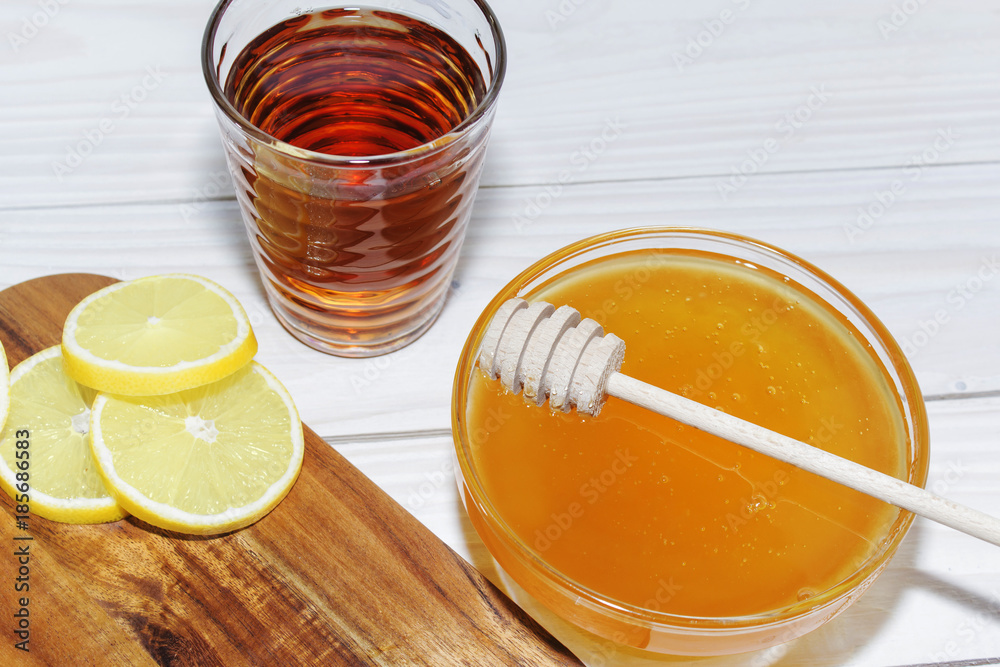 Honey and lemon. the natural medicine