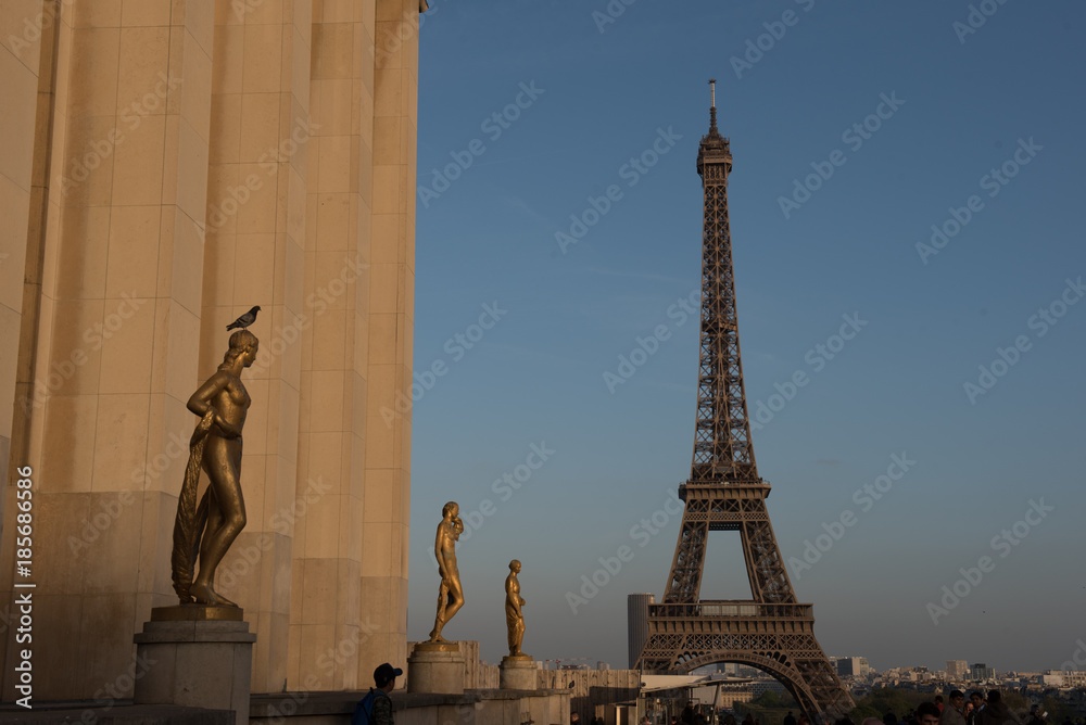 Eiffelturm mit Palais Chaillot