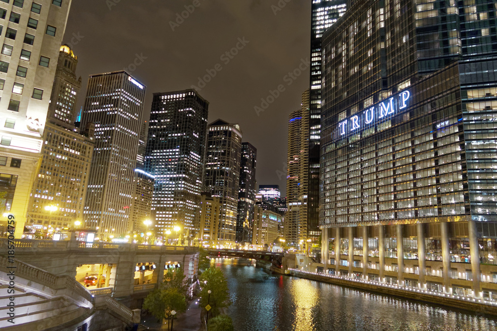 シカゴ ウォーターフロント 夜景 Stock Photo Adobe Stock