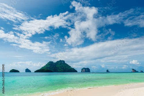 beautiful islands in tropical latitudes  beautiful scenery Thailand