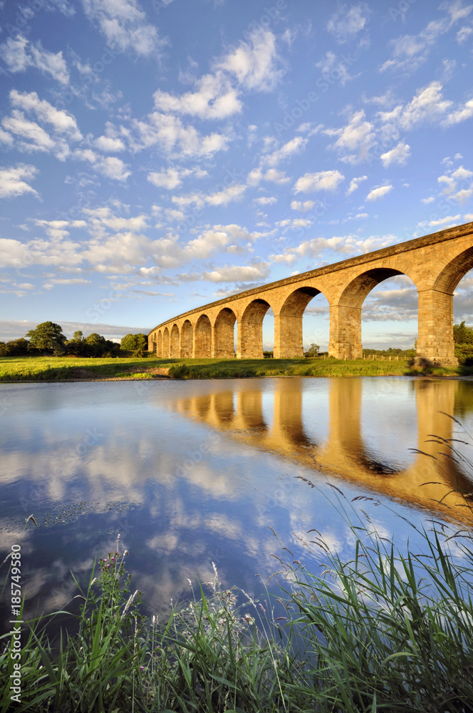 Fototapeta premium Arthington Viaduct, wharfedale harrogate train line