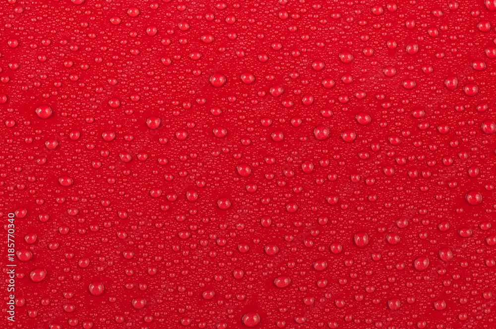 Kết cấu giọt nước trên nền đỏ sẽ làm cho bạn cảm thấy như đang bị cuốn hút vào một thế giới ảo diệu. Hãy xem hình ảnh để khám phá nét độc đáo của kết cấu này.