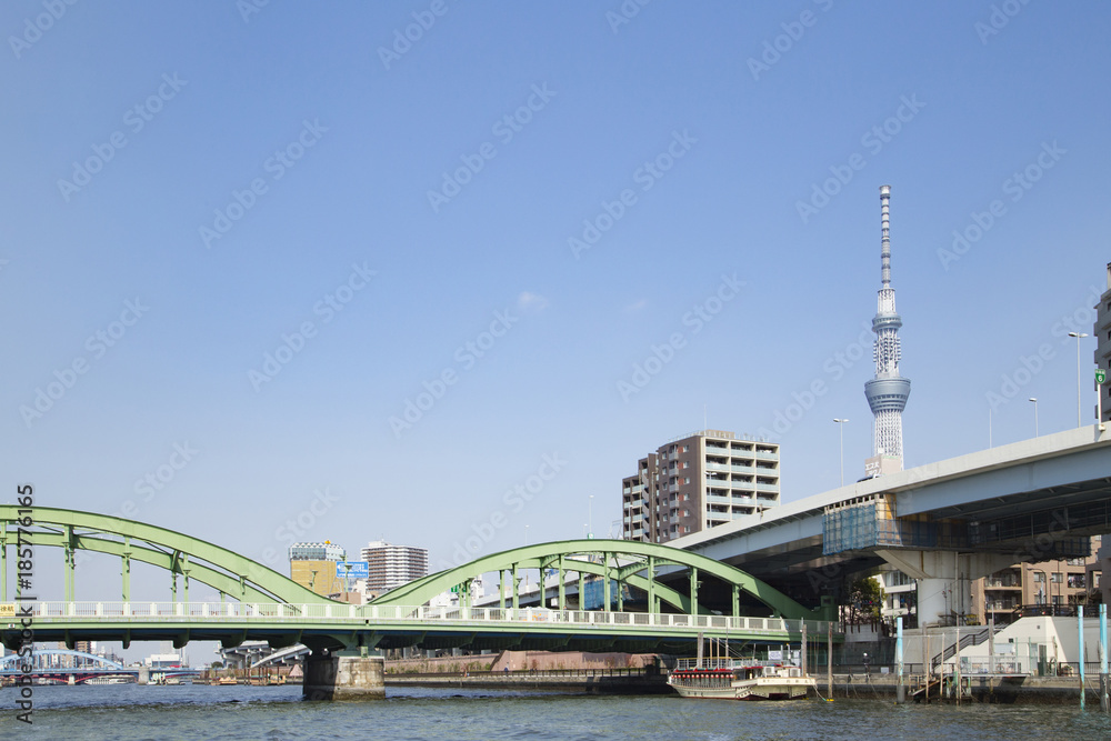 Fototapeta premium 隅田川の風景（厩橋周辺）