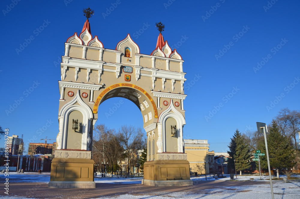 Россия, Благовещенск. Триумфальная арка в честь посещения города цесаревичем Николаем в 1891 году (реконструкция) на Краснофлотской набережной