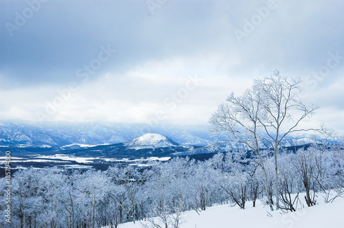 冬の摩周湖外輪山の樹氷（北海道）