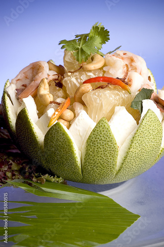 Yam som-O, ensalada de pomelo tailandesa 