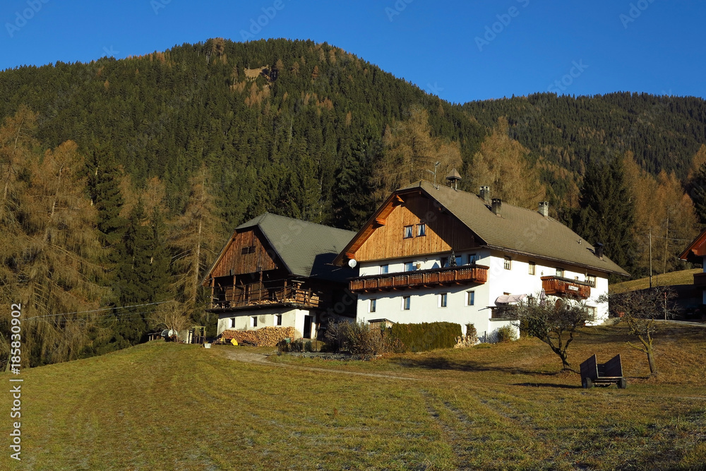 Bergbauernhof im Pustertal, Südtirol, Italien