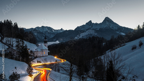 Blick auf die Wallfahrtskirche Maria Gern und den Watzmann, Berchtesgaden, Bayern, Deutschland