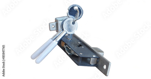 Conjunto de chaves e uma fechadura novas para montar em porta