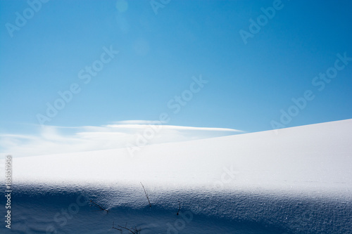 青空と雪原 © kinpouge