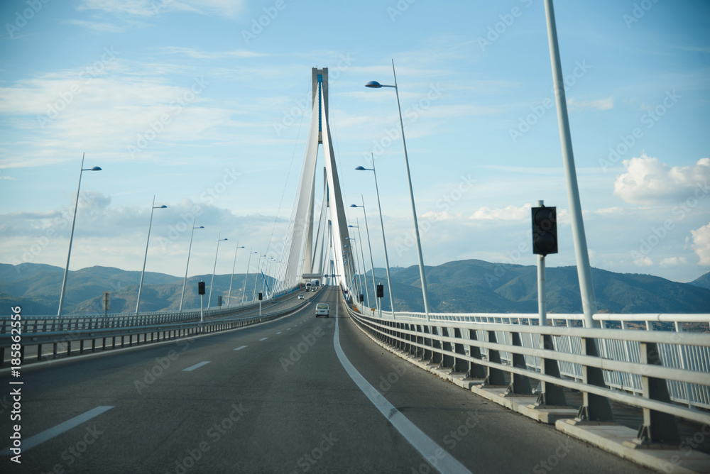 Fototapeta premium Autostrada do gór