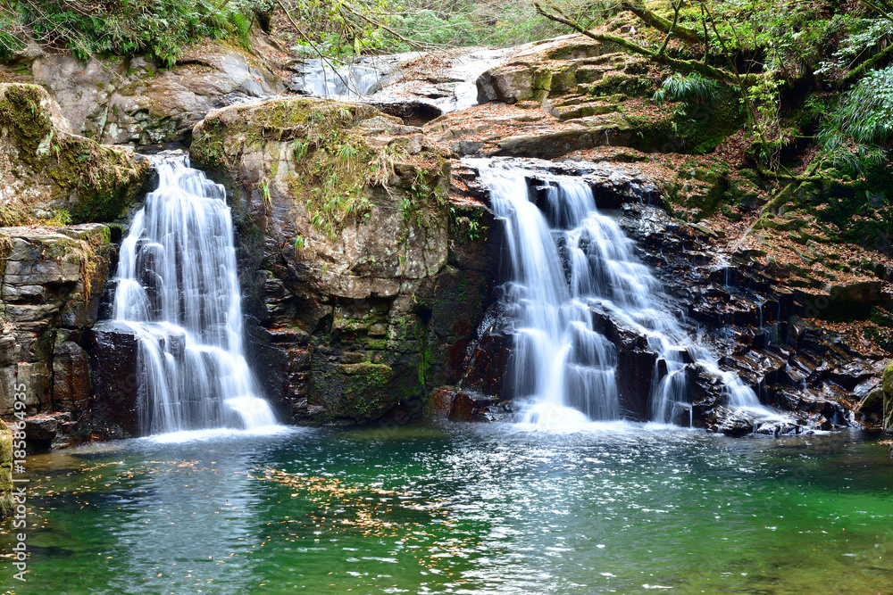 Fototapeta premium Wodospad Akame Shijuhachi