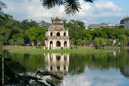 Fototapeta Naklejka Na Ścianę i Meble -  Turtle Tower (Thap Rua) in Hoan Kiem lake (Sword lake, Ho Guom) in Hanoi, Vietnam.