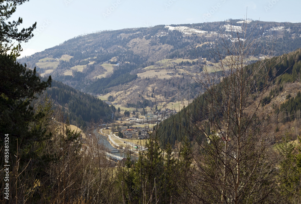 Naklejka premium Lungau Nockberge mountains and river Mur