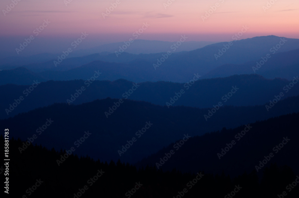 Schwarzwald Landschaft vor Sonnenaufgang