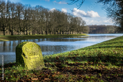 Wegweiser am Decksteiner Weiher
