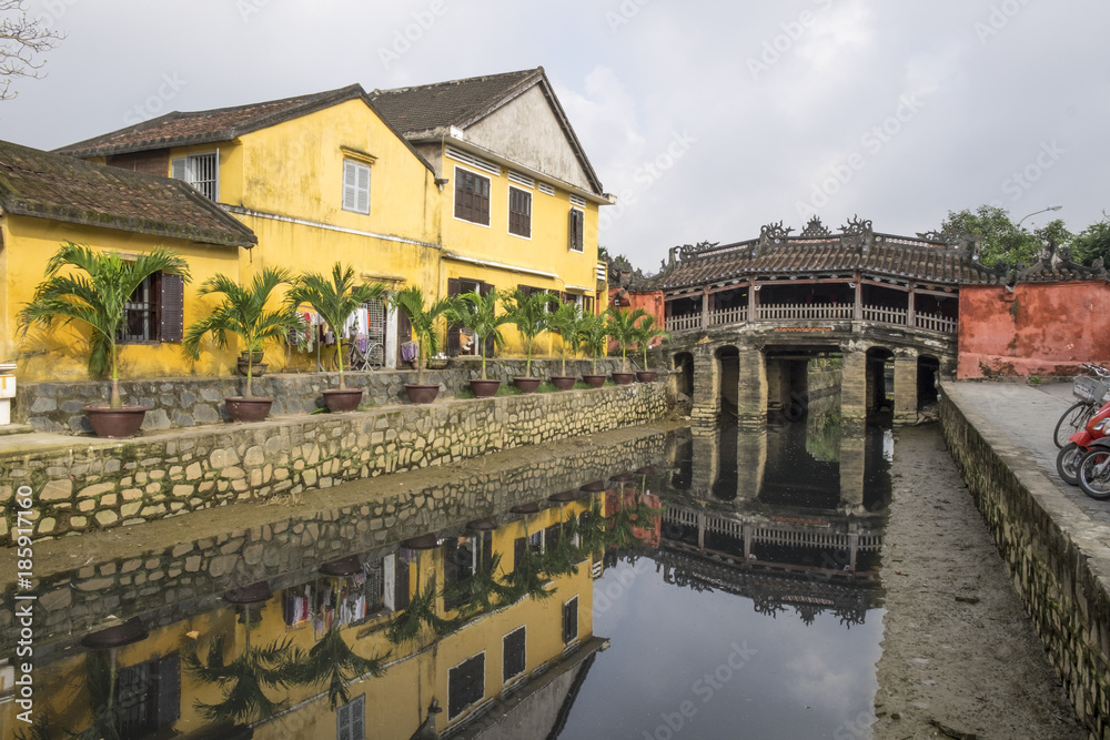 Fototapeta premium Japanese Bridge Hoi An Vietnam