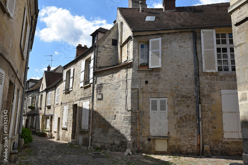 Ruelle médiévale de Senlis, France