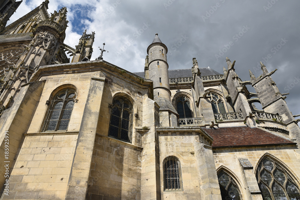 Contreforts de la cathédrale de Senlis, France