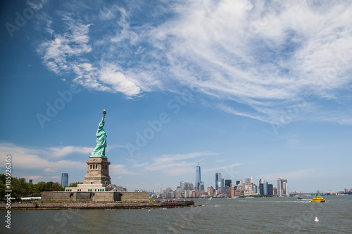 New York, Statue of Liberty, Manhattan © Haris