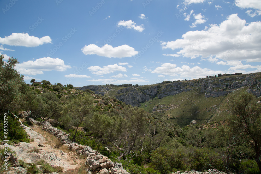 Sentiero, paesaggio, sulla sponda sinistra verso i laghetti, Riserva Naturale Orientata Cavagrande del Cassibile 