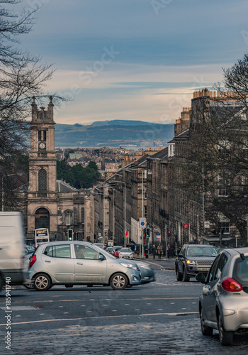 Canvas Print Busy traffic on Edinburgh streets