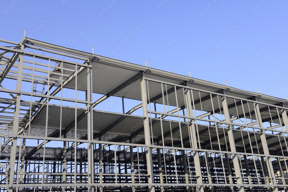 Is the construction of the steel structure factory building under the blue sky Is the construction of the steel structure factory building under the blue sky