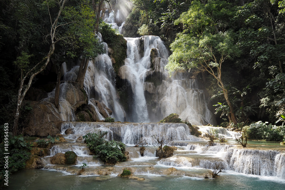 Obraz premium Tat Kuang Si Waterfalls luang prabang in Lao
