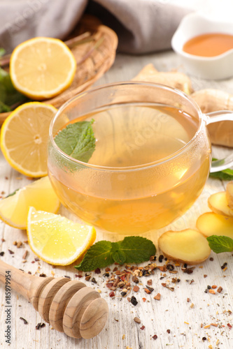 lemon tea with ginger