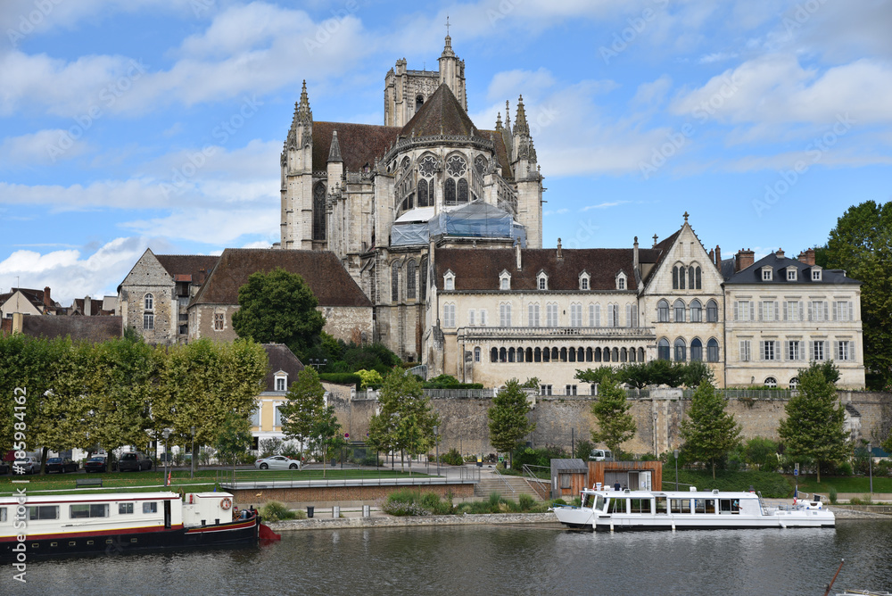 Quais de l'Yonne et cathedrale d'Auxerre, France