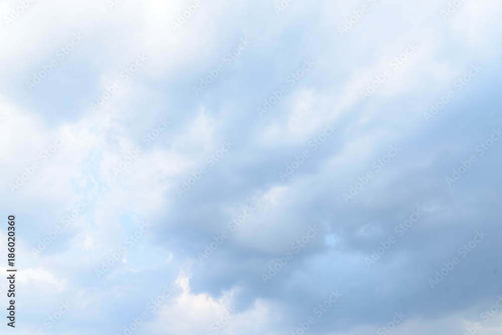 Naklejka premium Dark sky and big black cloudy before heavy rain and stormy.