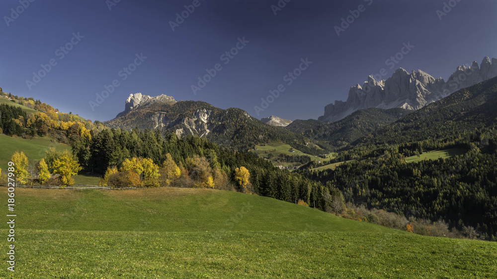 Fototapeta premium Autumn landscapes on Dolomiti, Italy