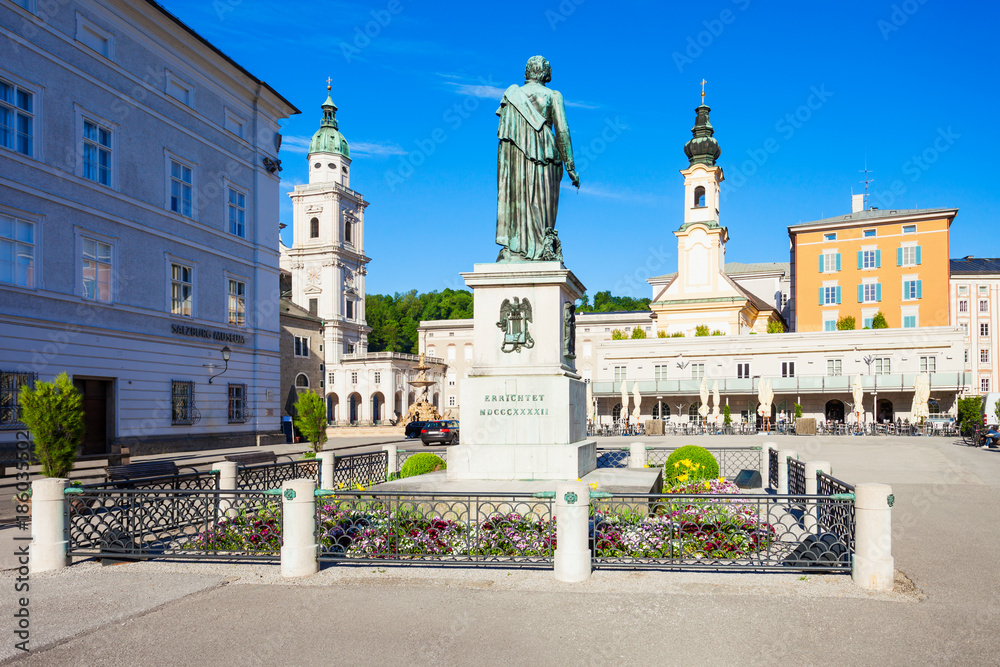Fototapeta premium Pomnik Mozarta, Salzburg