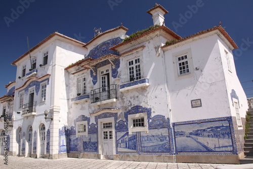 Tableau sur toile Portugal, les azulejos spectaculaires d'Aveiro
