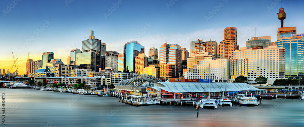 Naklejka premium Kochane nabrzeże portu, Sydney, Australia