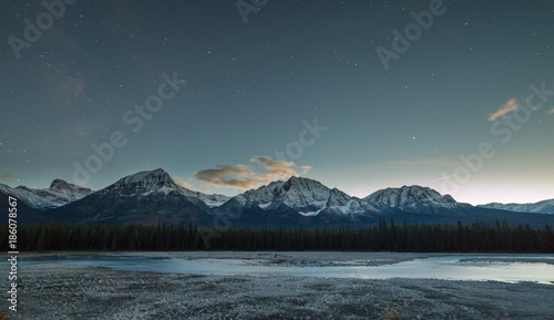night sky above the Canadian Rockies along the Icefield Parkway