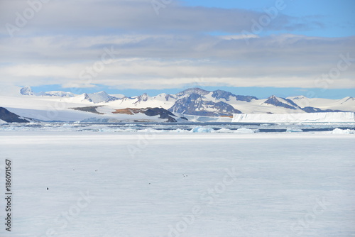 Antarctica cruise - cloud © vormenmedia