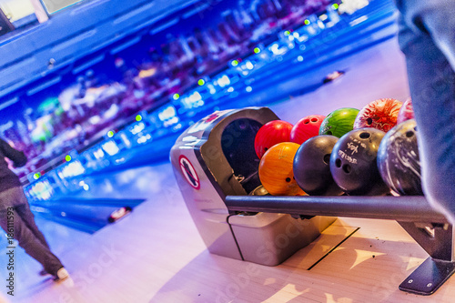Obraz na płótnie Balles de bowling w salonie