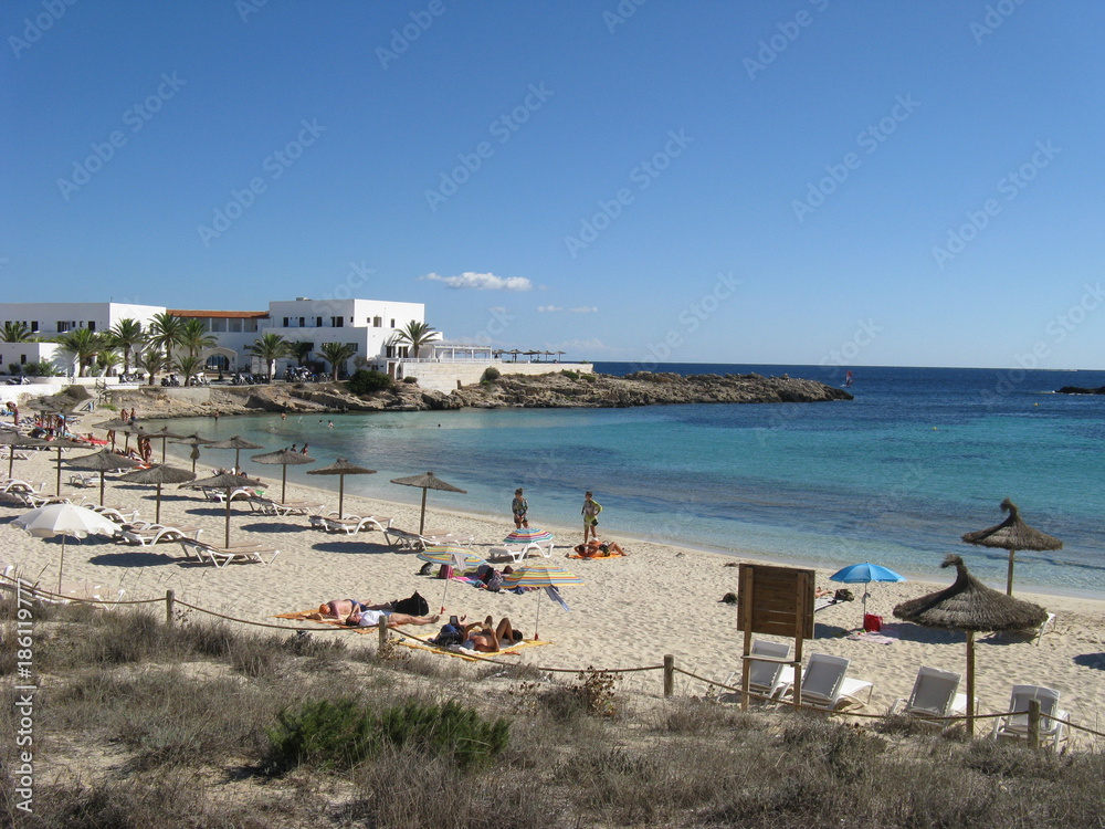 Strand von Es Pujols auf Formentera